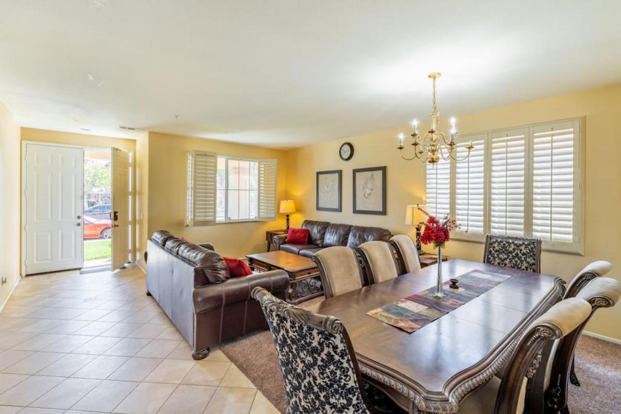 Family-Friendly 4Br Home - Spacious - Great Location Fontana Bagian luar foto